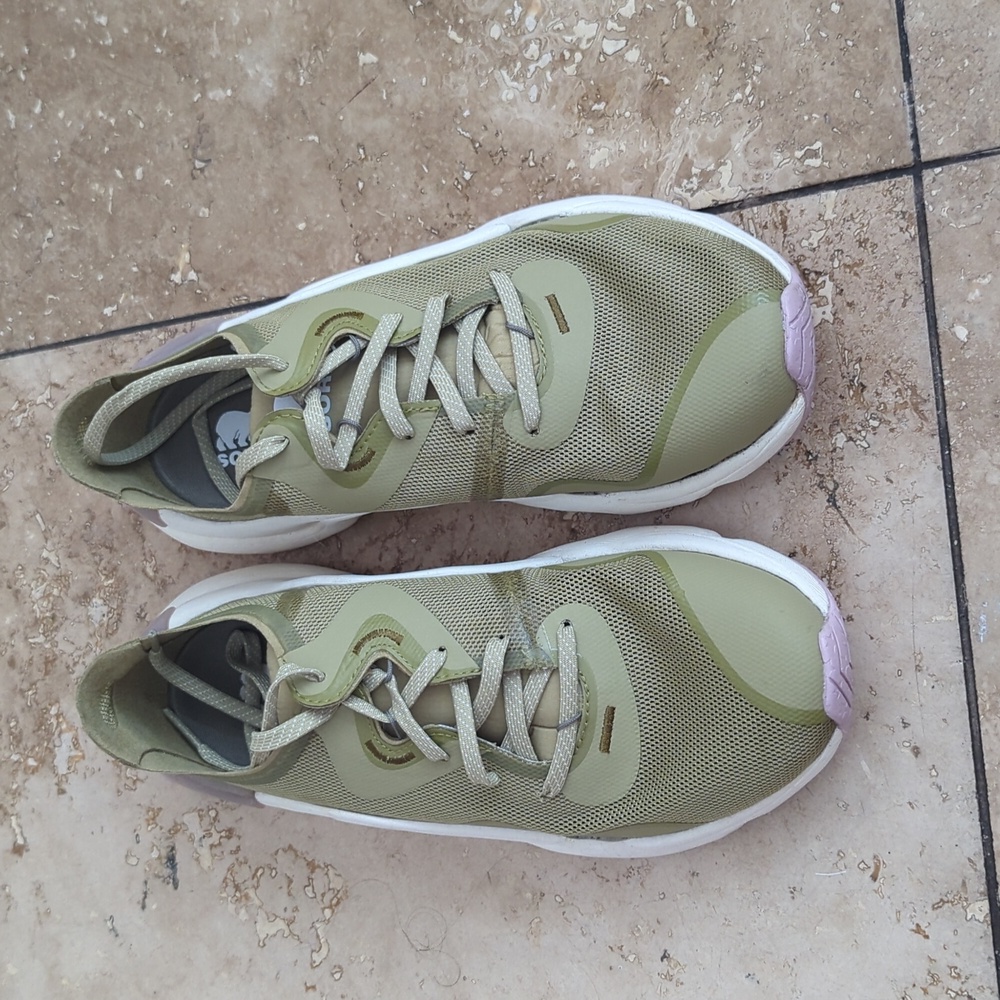 New Sorel Sneakers- Women's size 9